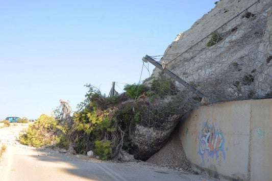 Κλειστή η Πατρών – Κορίνθου λόγω κατολίσθησης